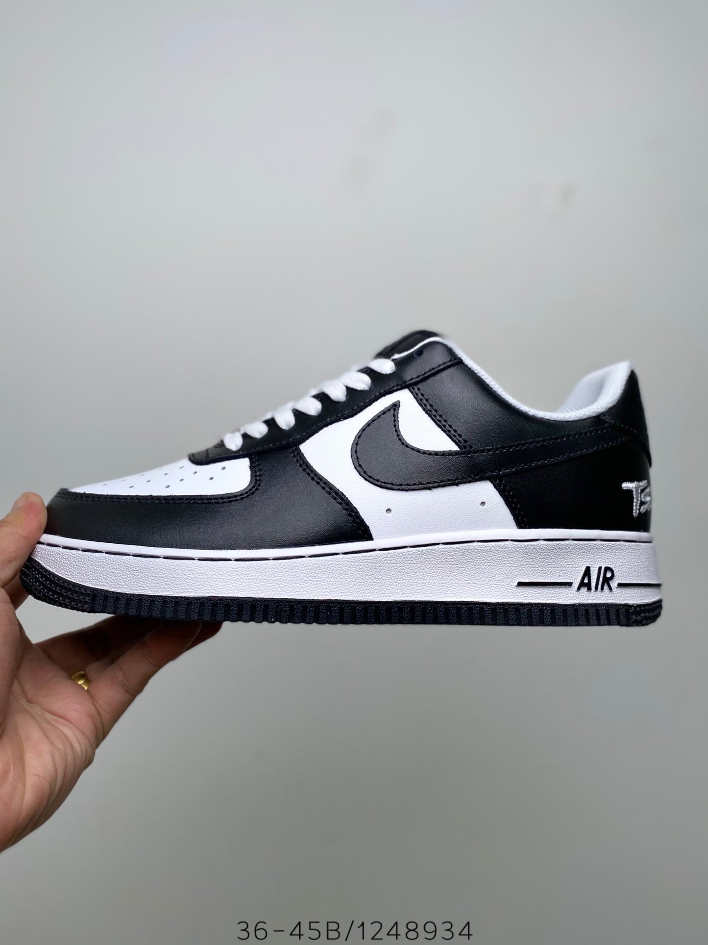 Nike Air Force 1’07 Low 'Black/White'