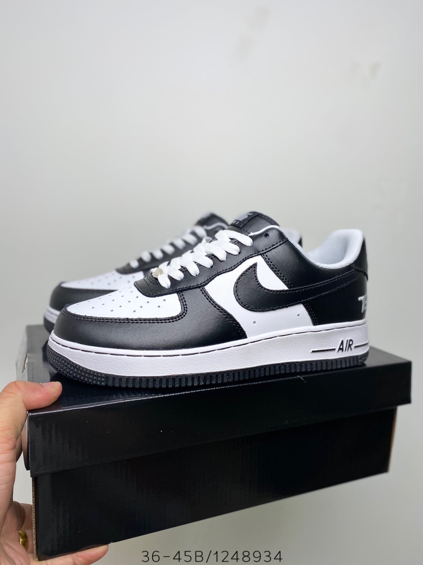 Nike Air Force 1’07 Low 'Black/White'