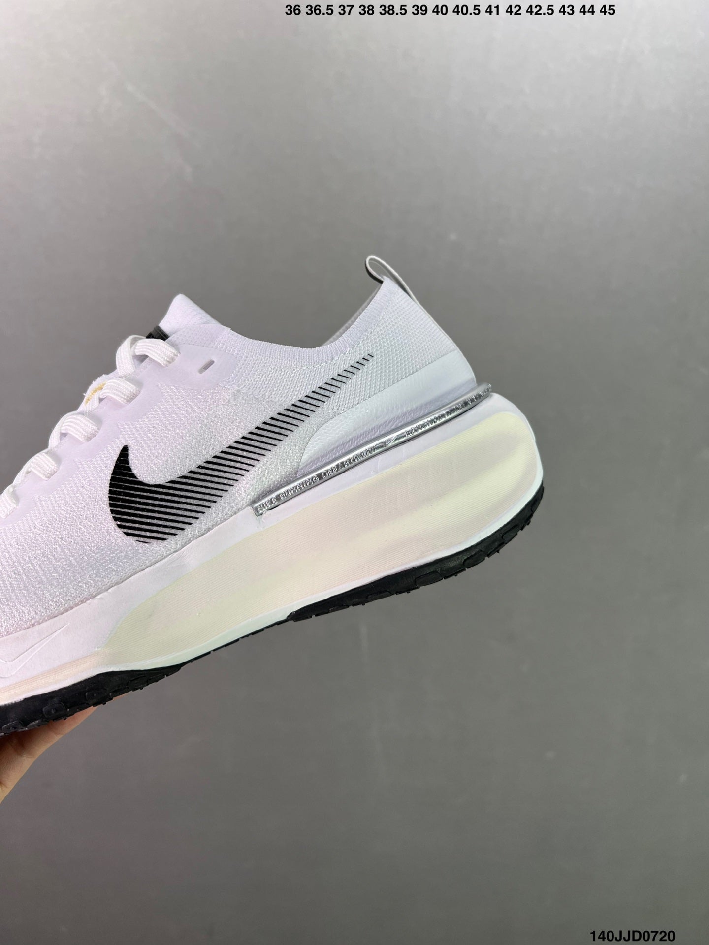 Nike ZoomX Invincible Run Flyknit 3”Light Cream White“